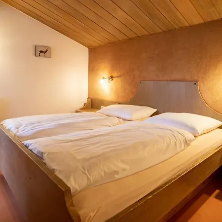 Alphof Ferienwohnung 8 גראן
